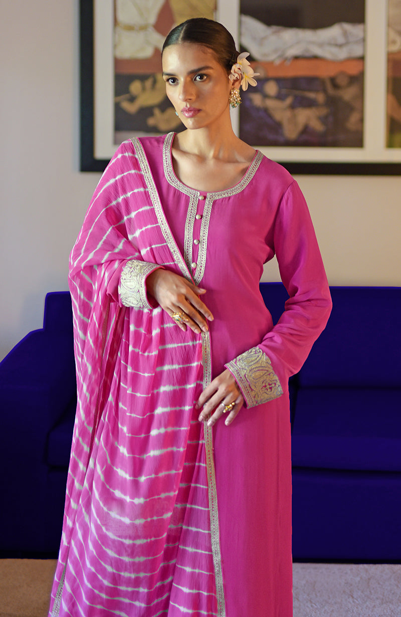 Pink Leheriya Handcrafted Tie Dye & Kashmiri Tilla Kurta Set