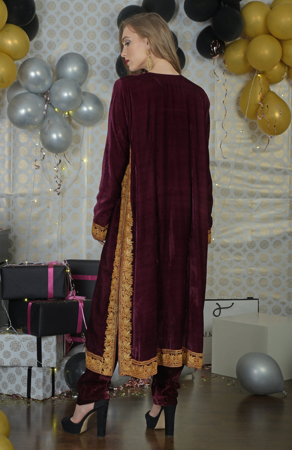 Burgundy Kashmir Tilla Embroidered Kurta Set With Dupatta – Talking Threads